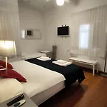 7 Moons Bed and breakfast 2*