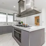 Casa Familiar 9 Pax, Smart Tv, Centro, Playa, Cafe, Ac Дом отдыха *
