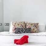 Дом отдыха Casa Familiar 9 Pax, Smart Tv, Centro, Playa, Cafe, Ac