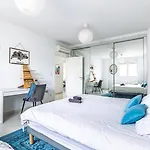 Casa Familiar 9 Pax, Smart Tv, Centro, Playa, Cafe, Ac Дом отдыха