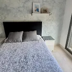 300 M From The ,parking , Breakfast Apartman Valencia