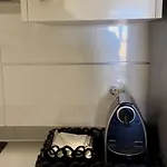300 M From The ,parking , Breakfast Apartman