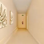 Saristays Modern&o * Valencia