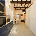 Modernist House In Cabanyal
