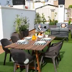 Singularstays Mar44 Terrace Apartment *