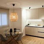 Arts 6 Apartmán *