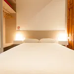 Otel Host &