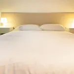 Otel Host & 3*