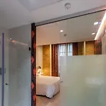 Otel Host &