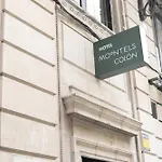 Moontels Colón *