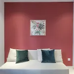 Modern Close To Centre Aparthotel 4*