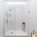 Modern & Stylish Close To The Apartment