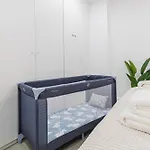 Modern & Stylish Close To The Apartment