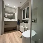 Bright Spacious Luxury Apartment