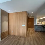 Bright Spacious Luxury Apartment *