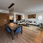 Bright Spacious Luxury Apartment