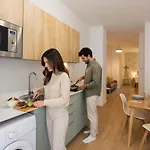 Florit Flats - The Maritim Metro Station Daire