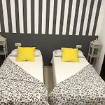 בית הארחה Flats Friends Plaza De La Reina ולנסיה