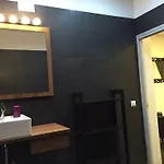 Flats Friends Plaza De La Reina בית הארחה 4*