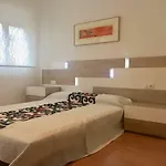 En Universidad Y Cerca De La Playa