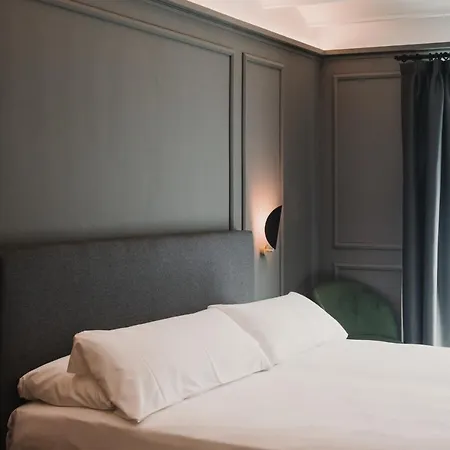 Reina 107 Boutique 4*