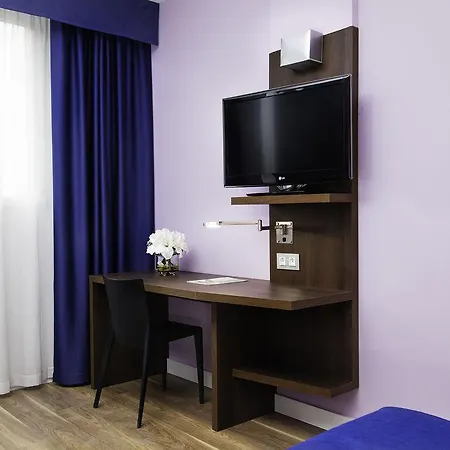 Olympia Universidades فندق