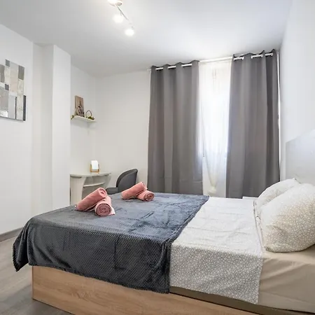 Apartman Versus Center