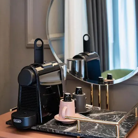 Reina 107 Boutique 4*