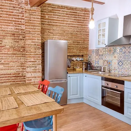 Apartment Beams & Bricks *