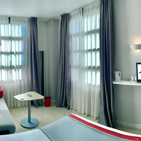 Express Ciudad De Ciencias By Ihg Valencia