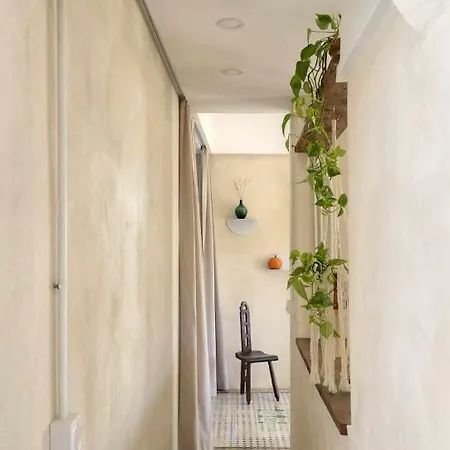 Serrano, La De Mil Suelos