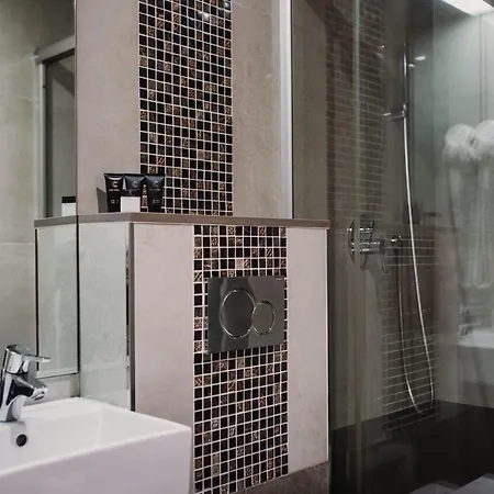 朱里斯塔市中心公寓 *