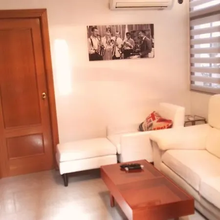 Duplex Near Center Lovely Valencie