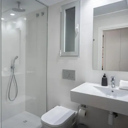 Total Ayuntamiento Appartamento Valenza