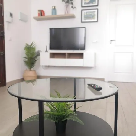 Апартаменты Lovely Modern Flat Center
