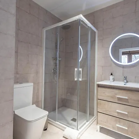 With Antique Floor & Lots Of Sun Light Lejlighedshotel Valencia