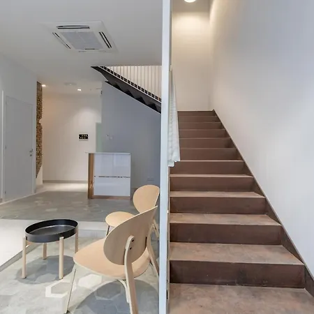 Chic & Comfortable Apartment, Private Terrace Lägenhetshotell 4*