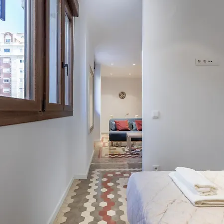 Lejlighedshotel With Antique Floor & Lots Of Sun Light Valencia