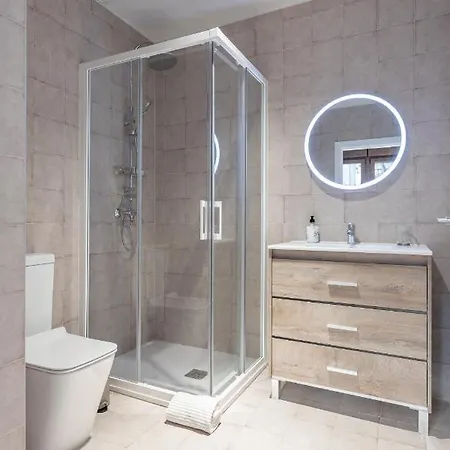 With Antique Floor & Lots Of Sun Light Lejlighedshotel Valencia