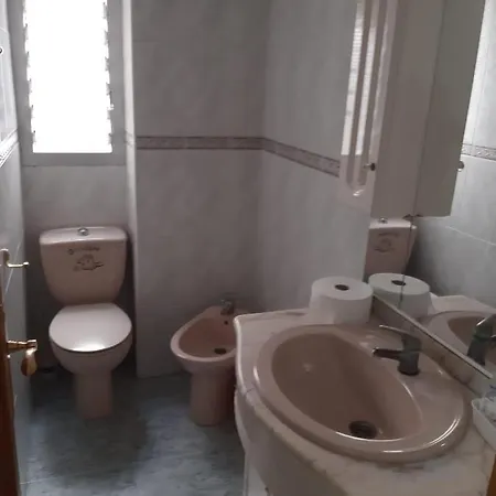 Habitación Pequeña En Piso Compartido Con 2 Adultos Valência