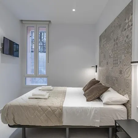 Πανσιόν Comfortable Close To Centre 4*