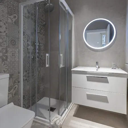 Comfortable Close To Centre 4*