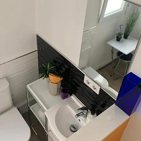 Alquilo Individual Con Aseo Privado Solo Chicas, Only Girls