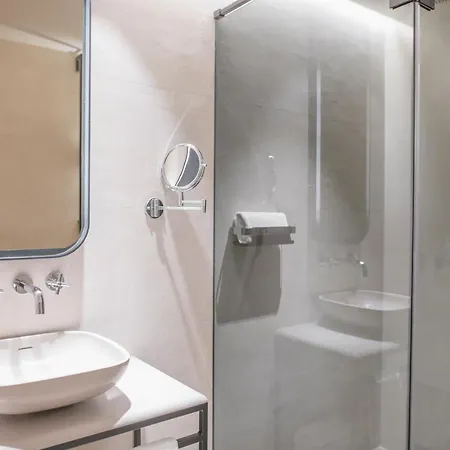 Myr Puerta Serranos Hotell