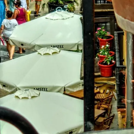 Daire Valencian Dreams Of The Proletariat