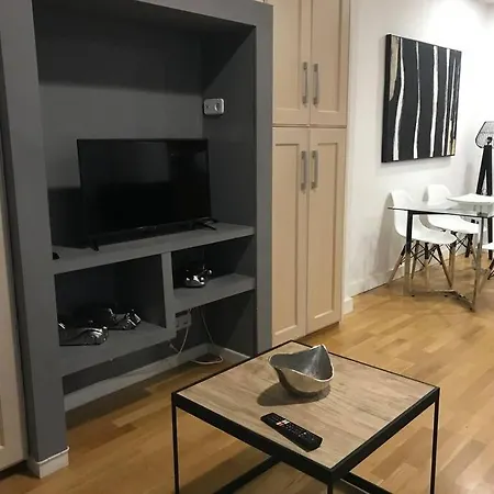 Junto Ayuntamiento De شقة