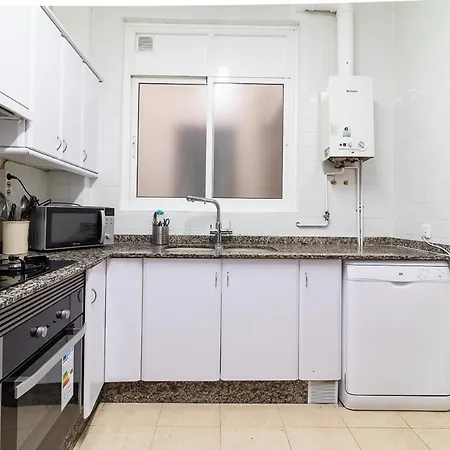 La Casa De Espejos Pansiyon Valensiya