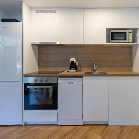 Travel Habitat Alameda Suites. *