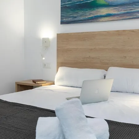 Appartement Travel Habitat Alameda Suites. *