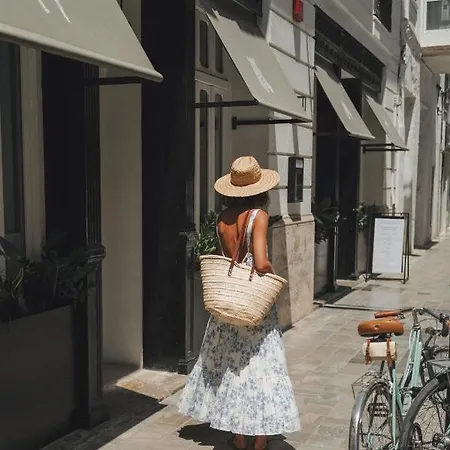 Mate Collection Helen Berger מלון